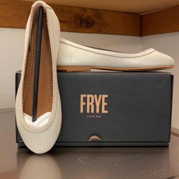 Frye Shoes - FRYE “Carson” Crackled Leather Ballet Flats